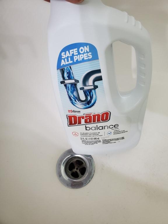 Drano Balance Drain Clog Remover and Cleaner, Non-Corrosive, Formulated  Using Only Essential Ingredients, 32 Fl Oz