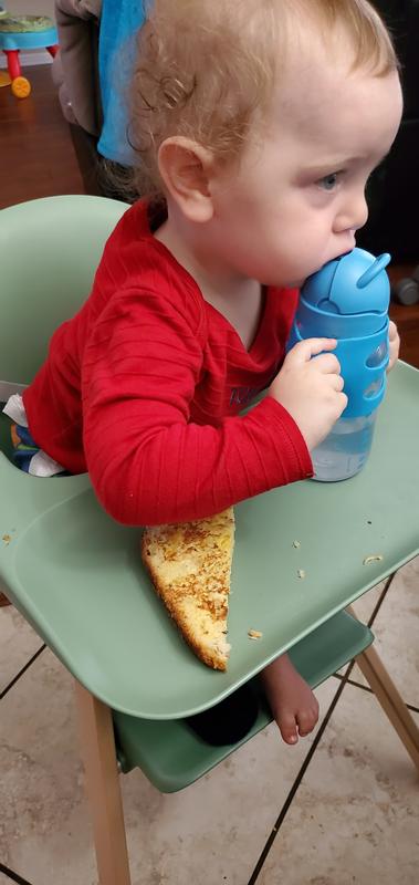 someone adores their new bottle!