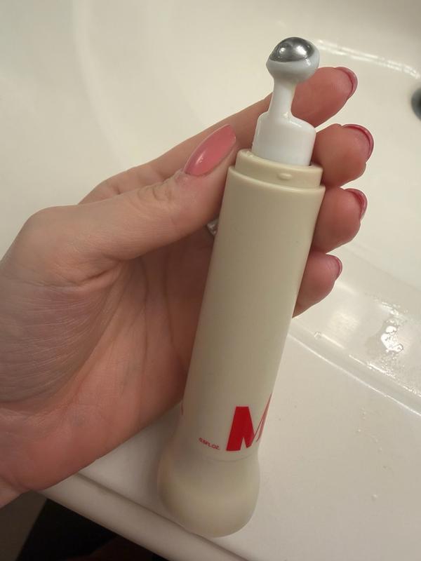 Customer photo for "Great undereye gel"