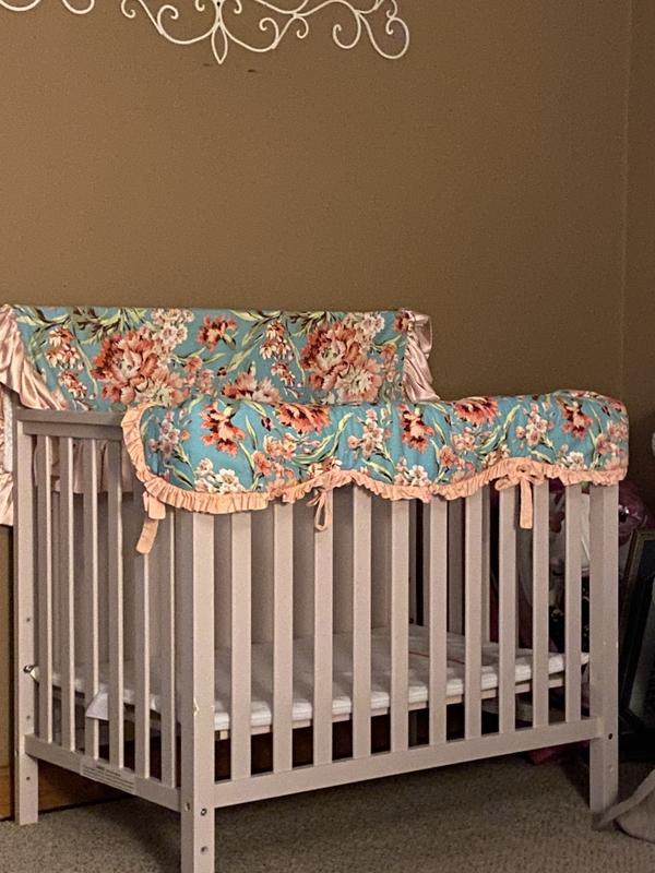 Ava 4 in 1 Convertible Mini Crib Dream On Me