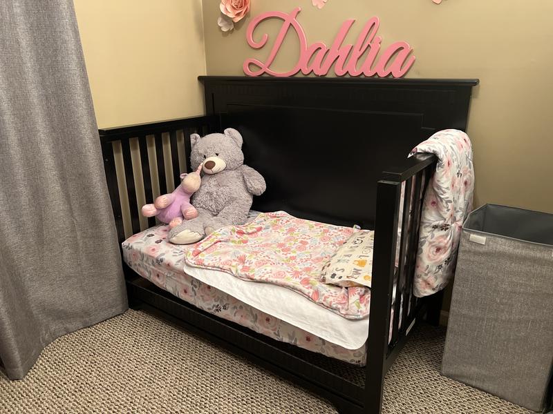 Dream on me niko store 5 in 1 crib