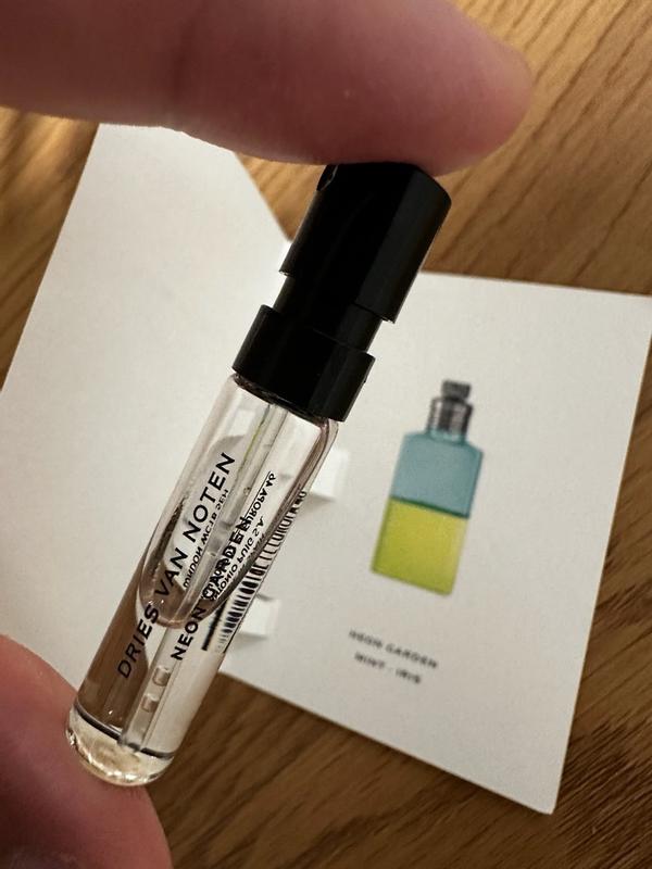 Review Thumbnail Image 0 1184612310