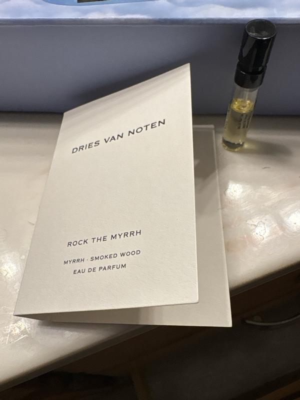 Customer photo for "Smoky undertones provide a pleasant scent"