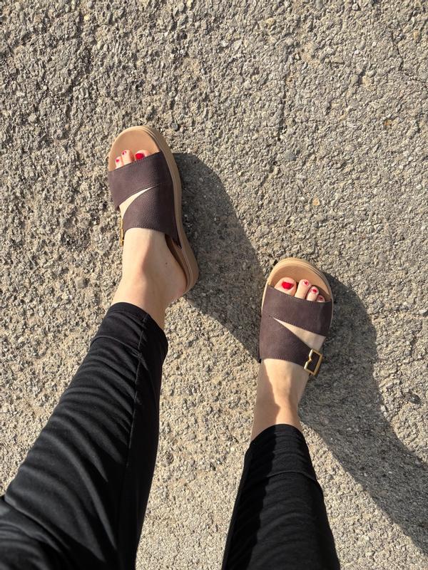 Review Thumbnail Image 0 384704825