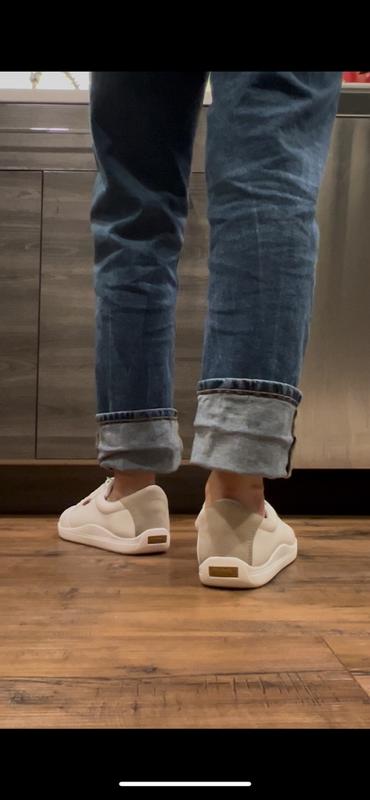 Customer carousel item 5.