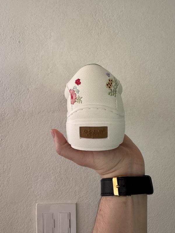 Customer carousel item 4.