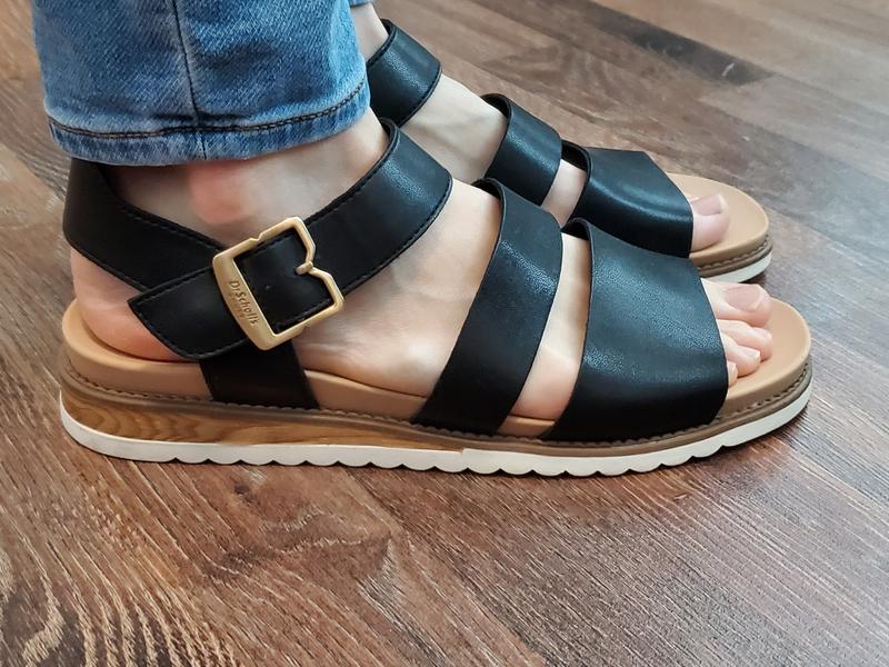 Length fits, straps are too big.