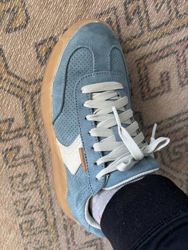 Time Off sneaker in blue