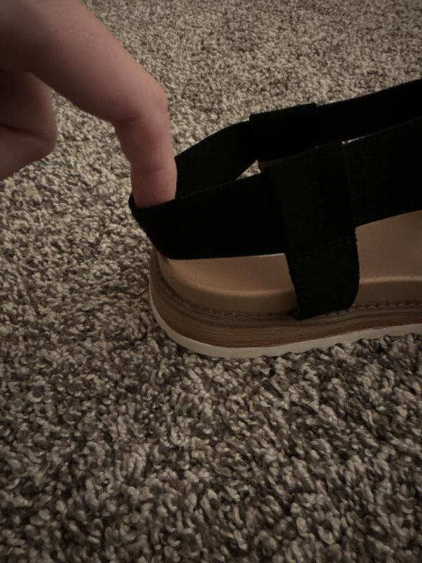 First picture shows the longer strap, second is the one that fits right. Very disappointed.