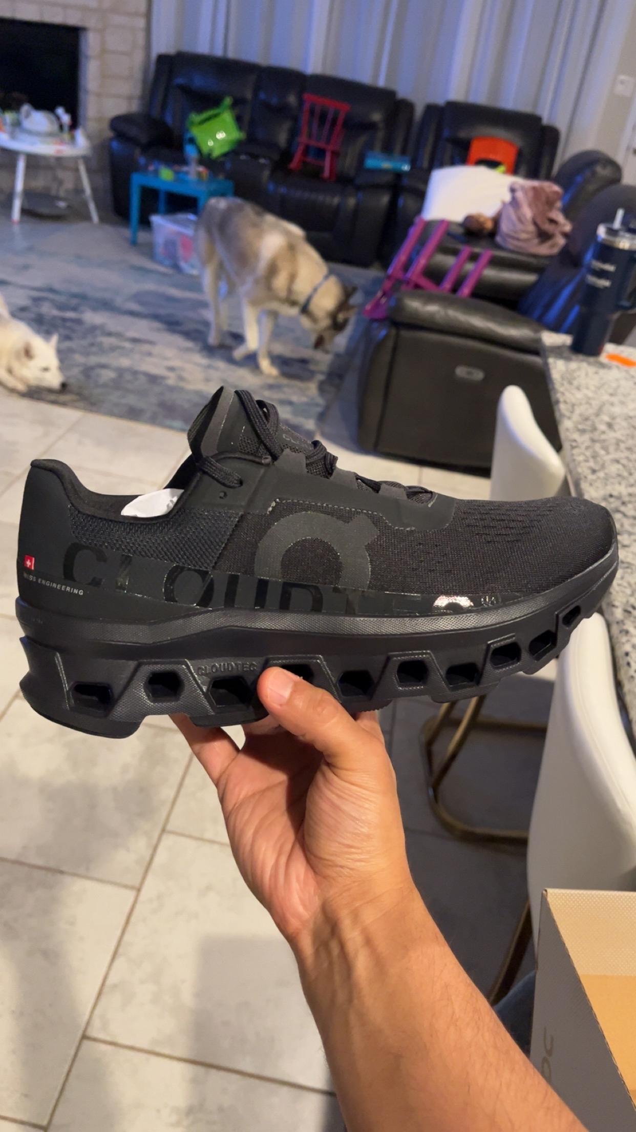 靴 ON CLOUDMONSTER On Cloudmonster 2 Running Shoes Are Now Over $70 Off