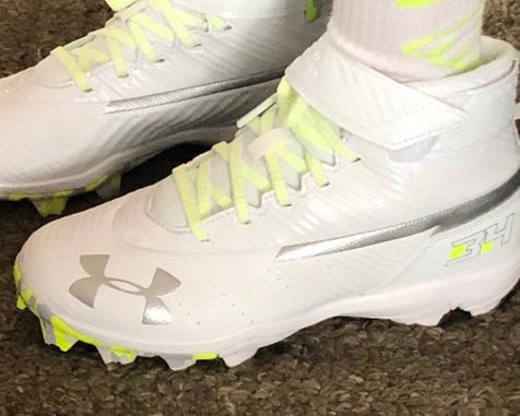 under armour renegade rm football cleats