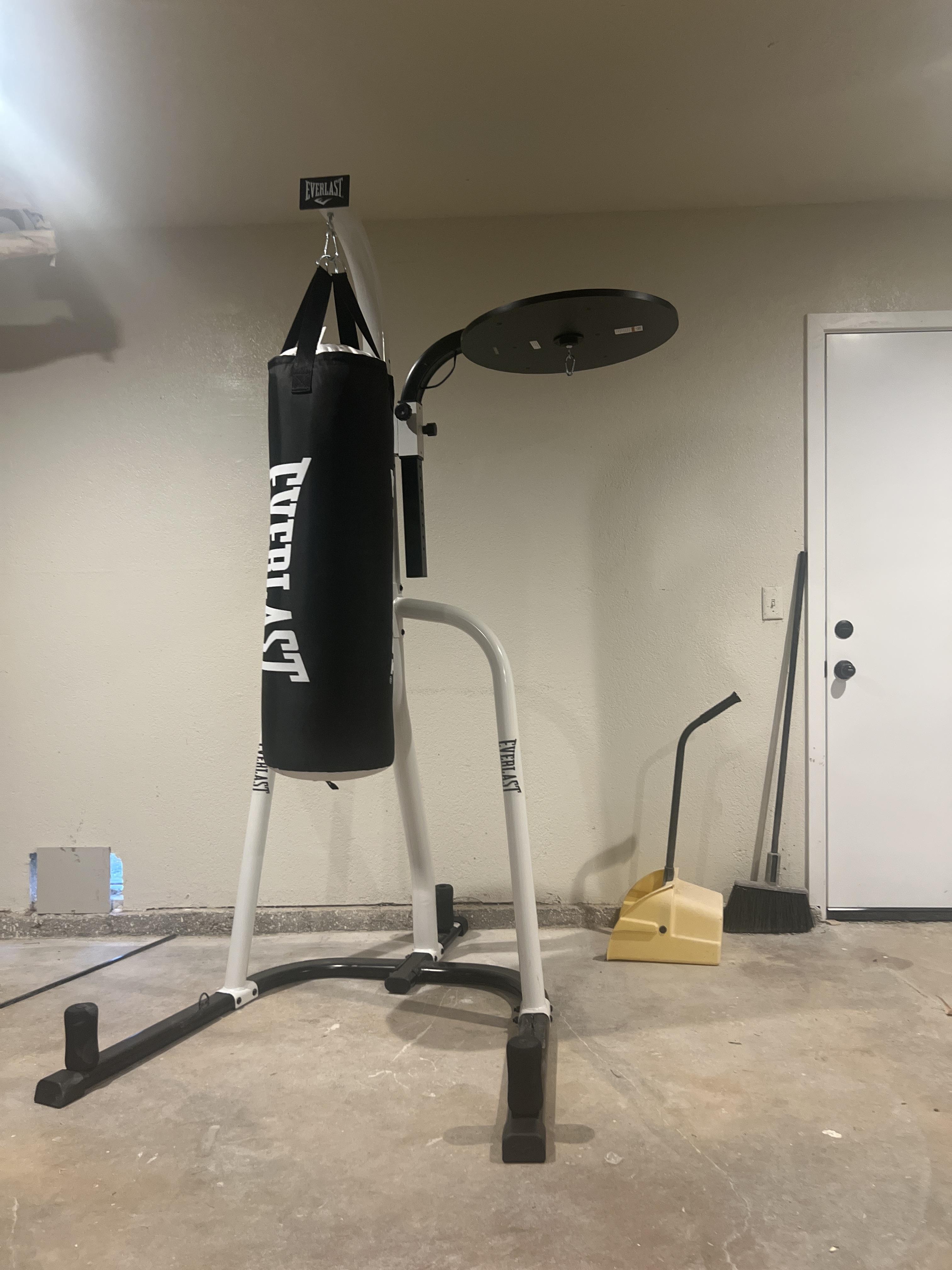 Everlast Powercore Combo Heavy Bag Dual Station Stand | Dick's