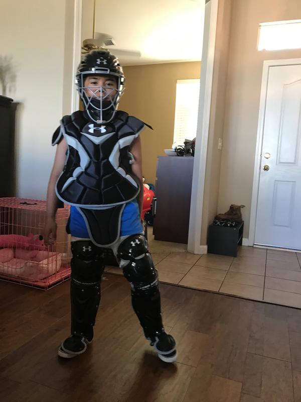 Under armour store youth catchers gear