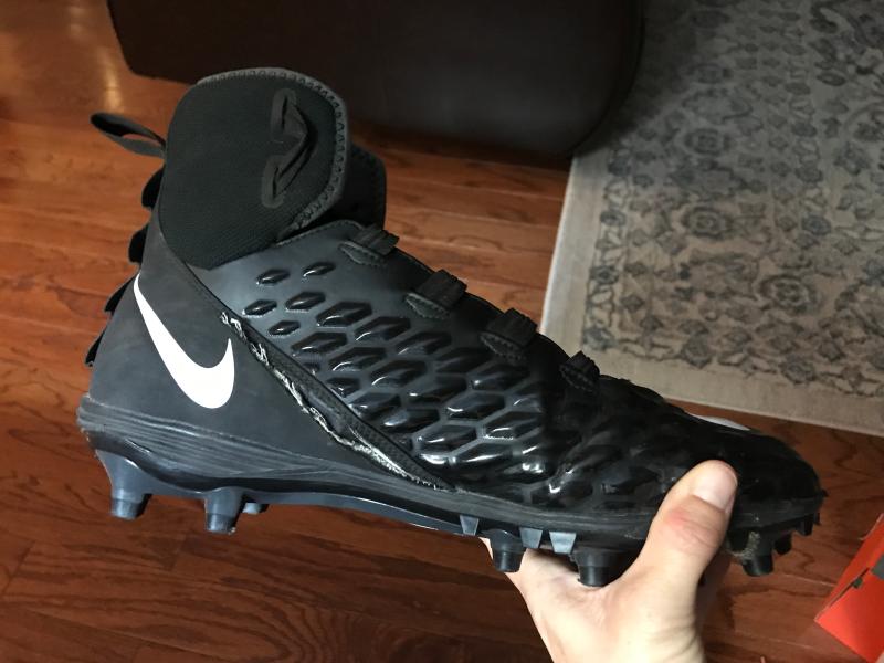 nike men's force savage varsity 2 mid football cleats