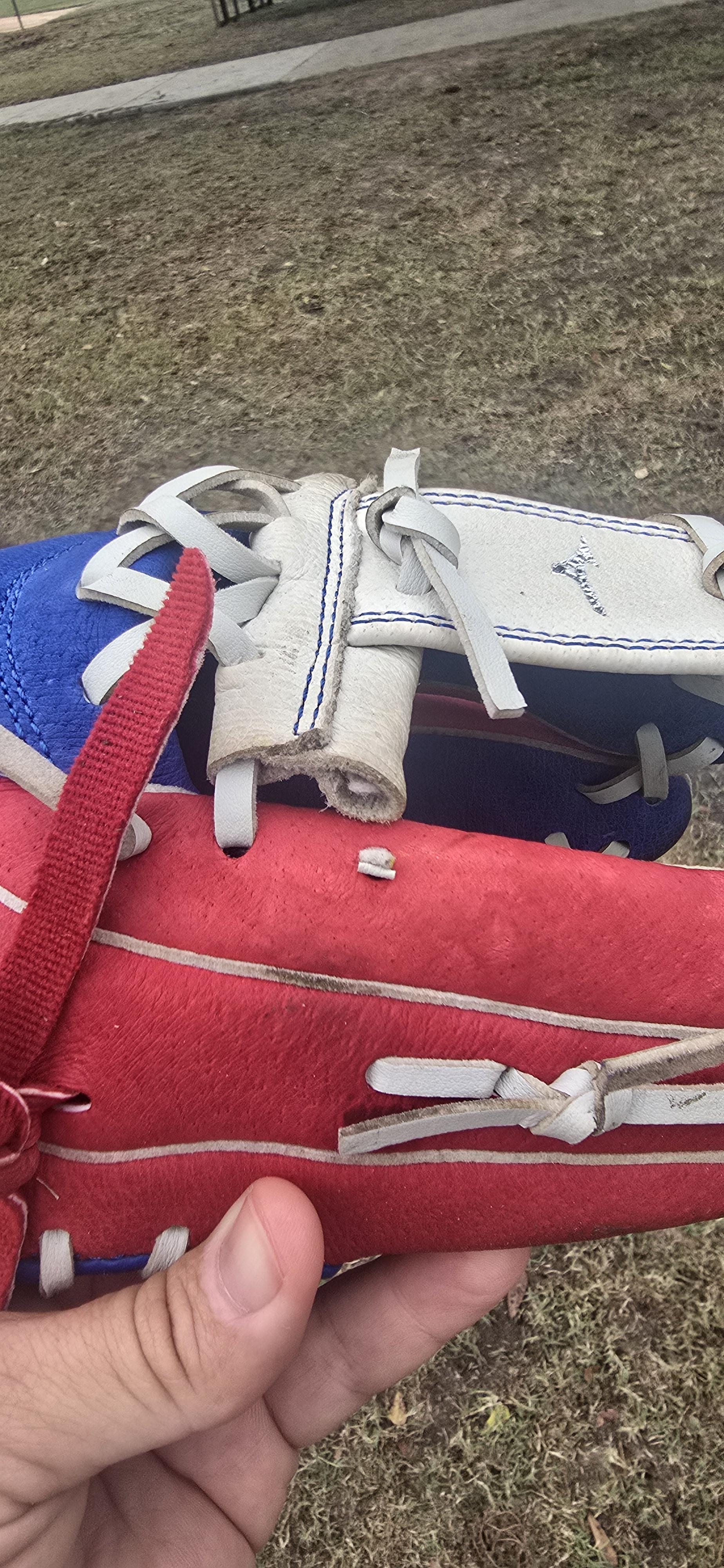 Mizuno 11'' Youth Prospect PowerClose Series Glove | Dick's