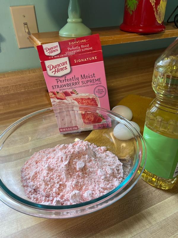 Strawberry Supreme Cake Mix | Duncan Hines