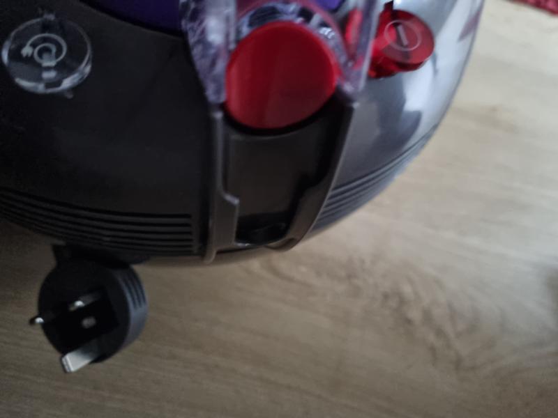 Hose does not stay on ball