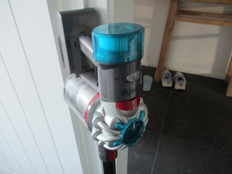 Dyson V8 Absolute Cordless Vacuum | Bloomingdale's