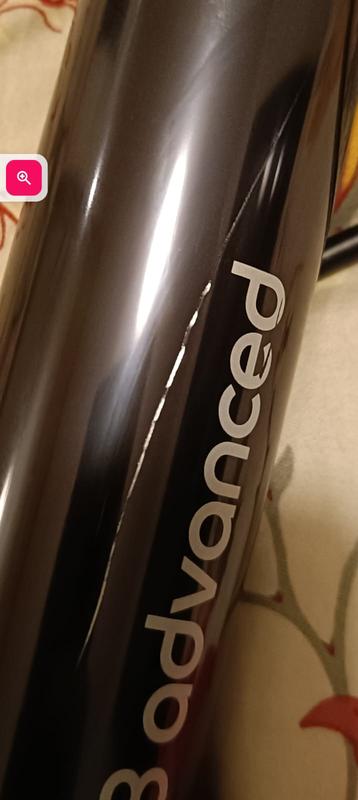 Rayures sur le tube Dyson V8 Advanced