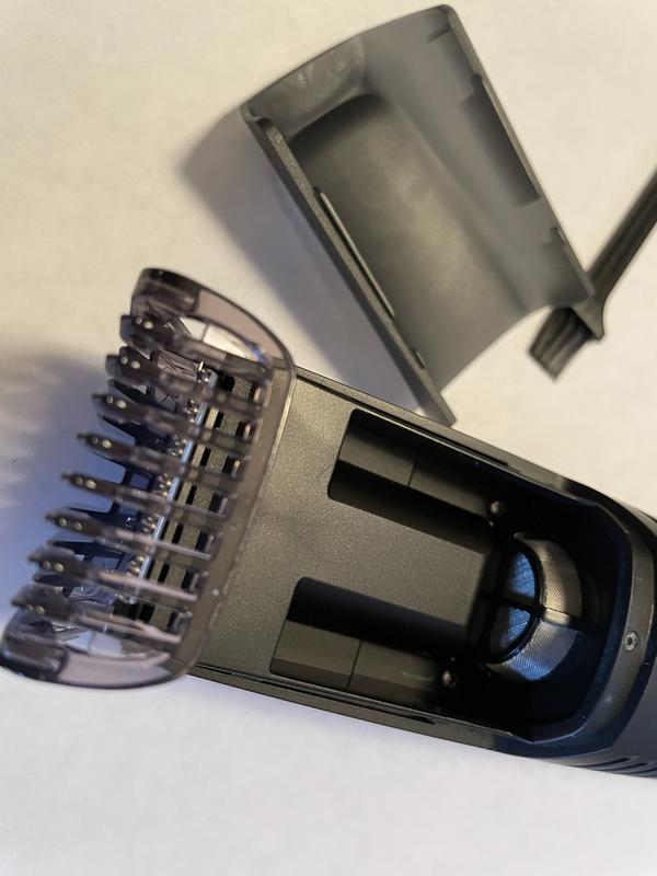 Vacuum compartment of the Bell + Howell Vacutrim Rechargeable Trimmer