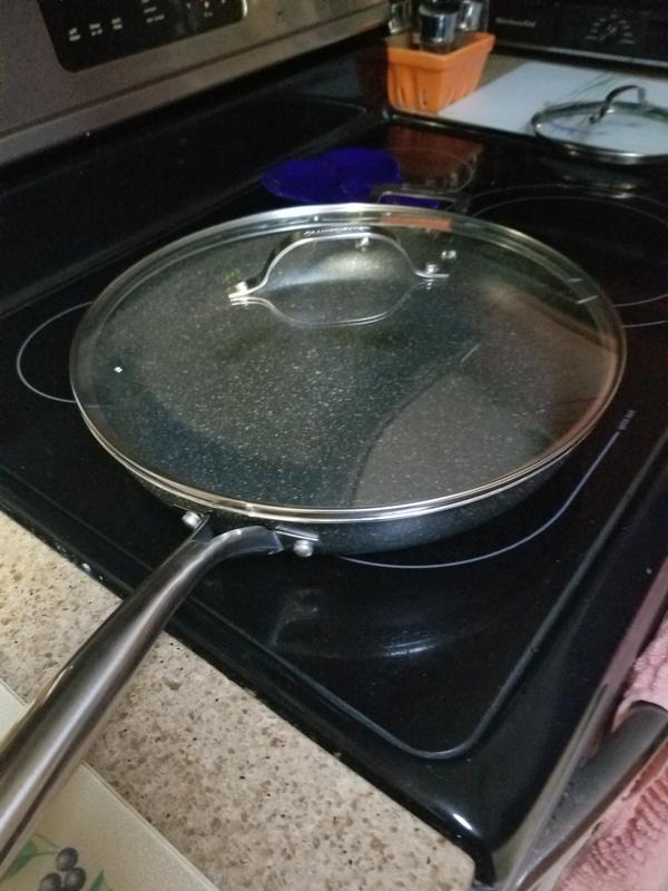 Well fitting lid