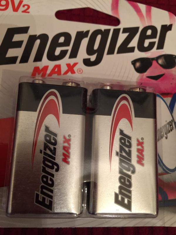 Energizer 9V Batteries, 2 Count MAX Premium Alkaline 9 Volt