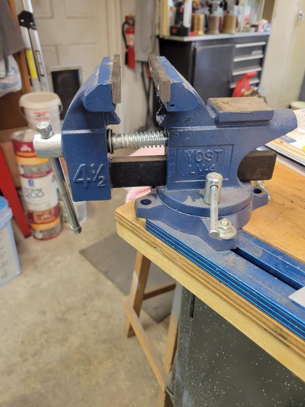 Shop Yost Model LV 4 4 1 2 Inch Homeowners Vise Eastwood Auto