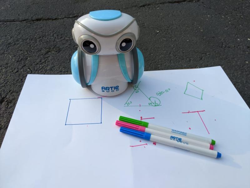 Educational Insights Artie 3000 - The Coding Robot