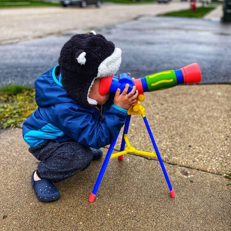 "Look...a tow truck!"