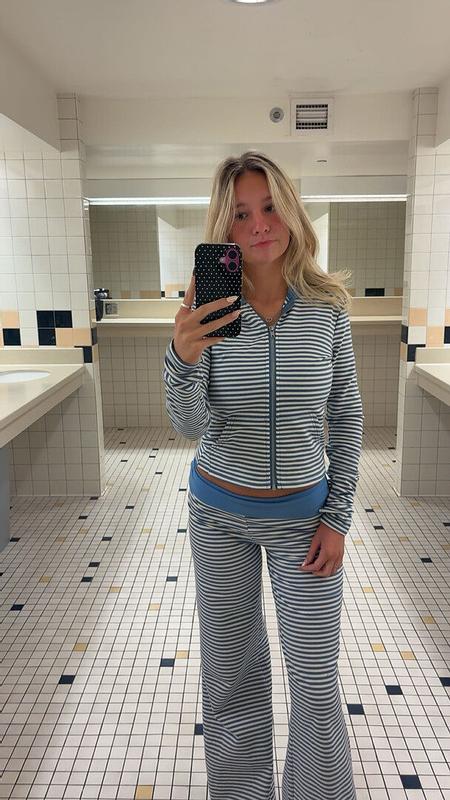 Customer carousel item 1.