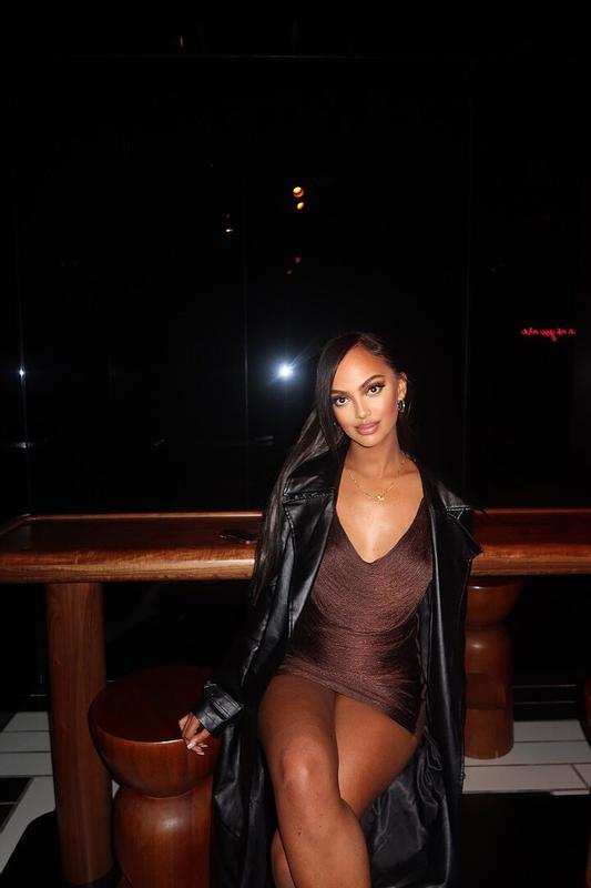 Customer carousel item 1.