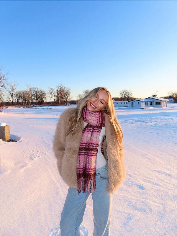 Customer carousel item 3.