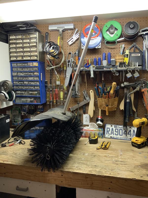 Mon beau balais brosse !