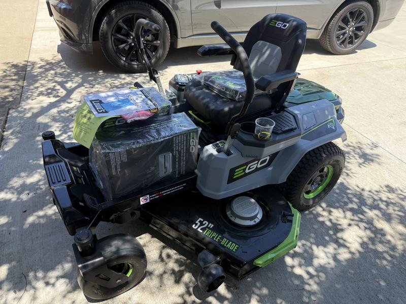 EGO POWER+ Z6 52-in 56-volt Lithium ion Electric Zero-turn riding lawn ...