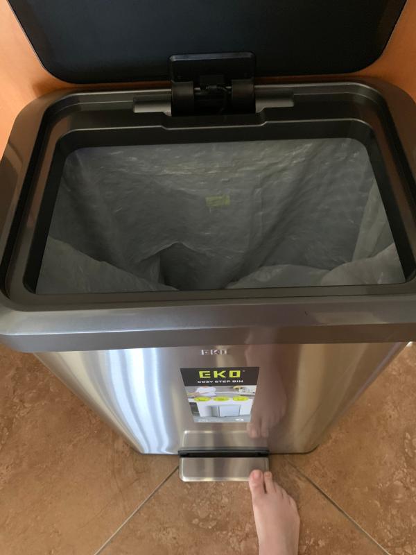 One-toe ease in opening