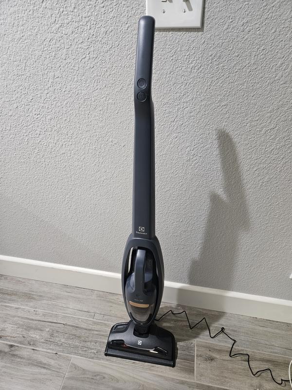 Electrolux Well Q7 Bagless Cordless Multi Surface in Denim Blue