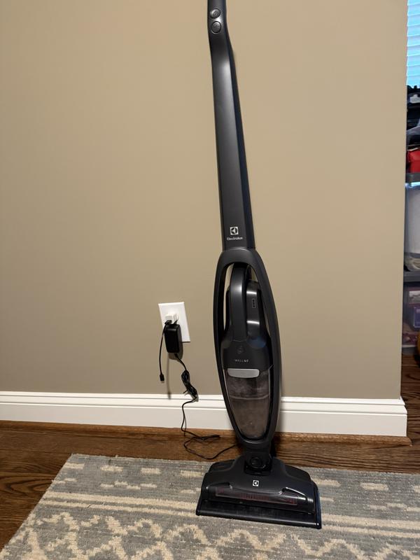 Electrolux Well Q7 Pet Bagless Cordless Multi Surface in Indigo