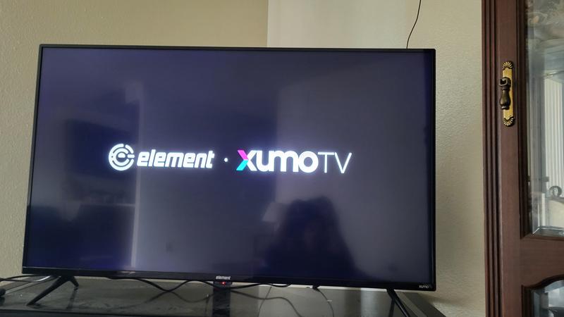 Element Electronics 55 4K UHD HDR Smart Xumo TV, 120Hz Effective Refresh  Rate and Dolby Vision® HDR Technology (E500AC55C)