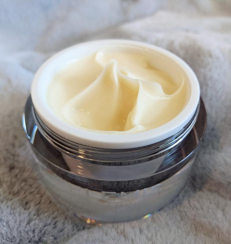 Customer photo for "Great for sensitive dehydrated skin"
