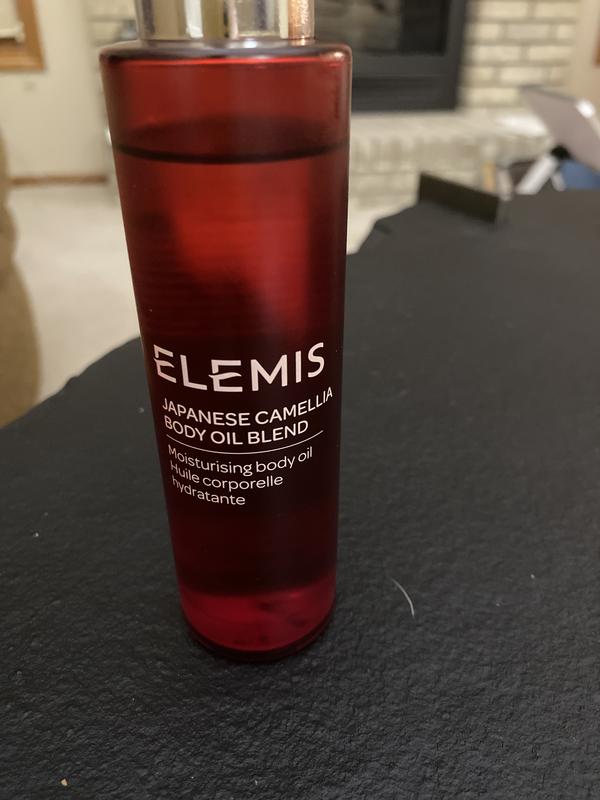 Customer photo for "Very pleasant body oil."