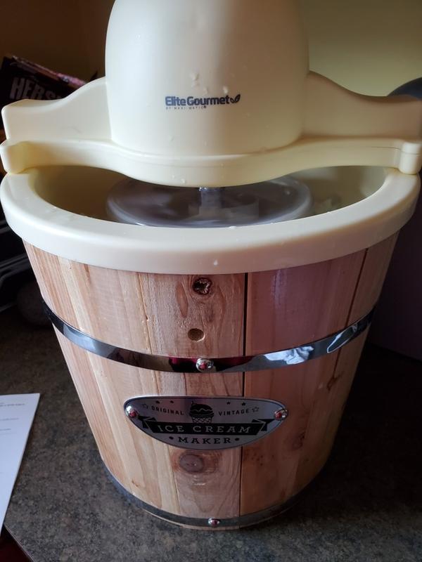 Elite Gourmet Ice Cream Maker, 6 qt .