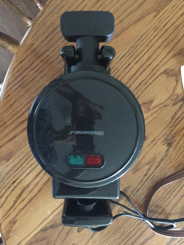 Belgian waffle maker