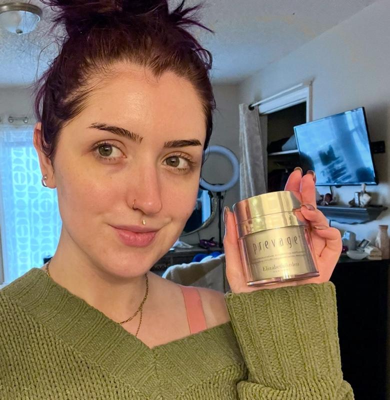 Customer carousel item 3.