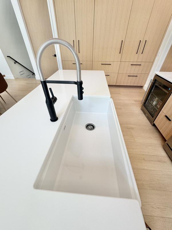 Elkay Fireclay 36 x 18.8 x 9.6 Single Apron Sink Kit White | Elkay