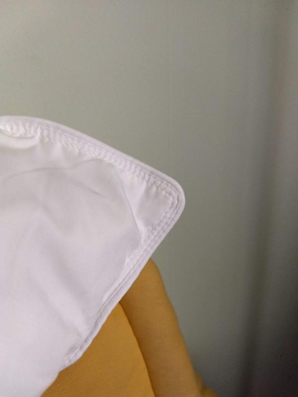 Stitching and piping around the edges