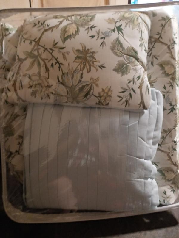 Cute decrotive pillows