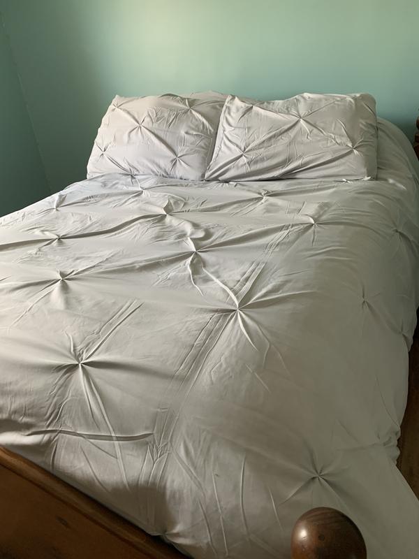 Serta Simply Clean 3 Piece Embellished Duvet Set, Gray Pleated Full/Queen