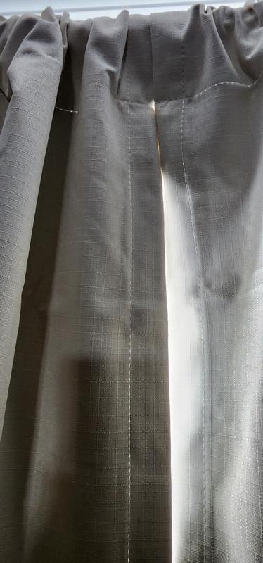 Still has gaps, and yes these are ivory just bad lighting