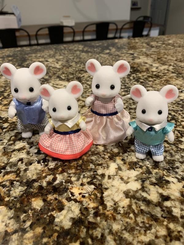 Adorable mouse family