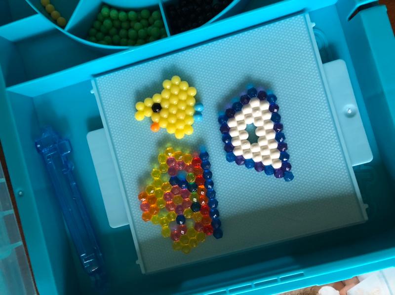  Aquabeads Beginners Studio Complete Arts & Crafts Bead Kit,  Includes Over 840 Beads, Ages 4 and Up, Multi : Everything Else